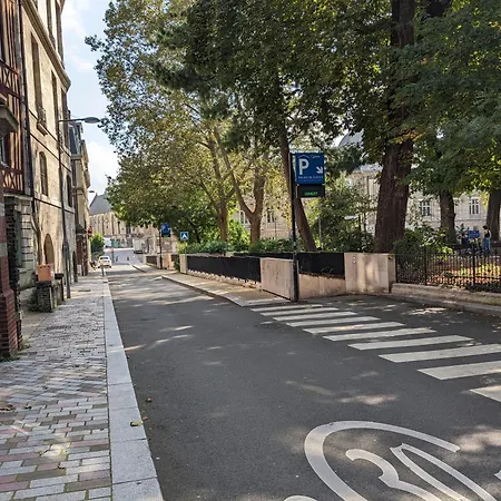 Готель Morand 2*